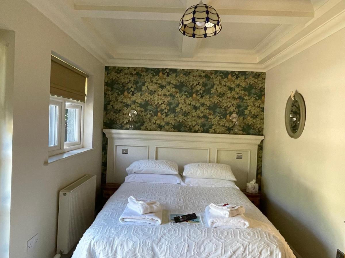 세인트오스틀 브래들리 로지 B&B 외부 사진