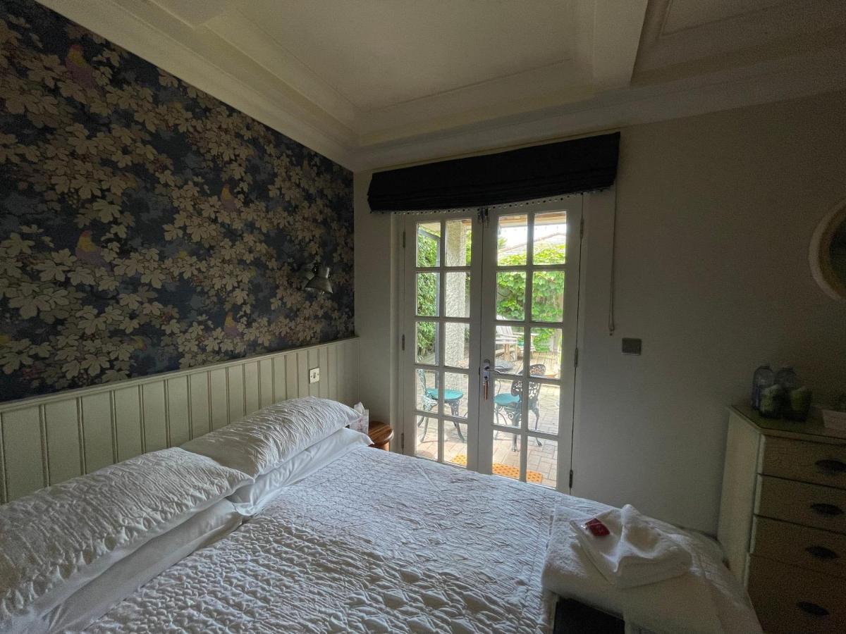 세인트오스틀 브래들리 로지 B&B 외부 사진